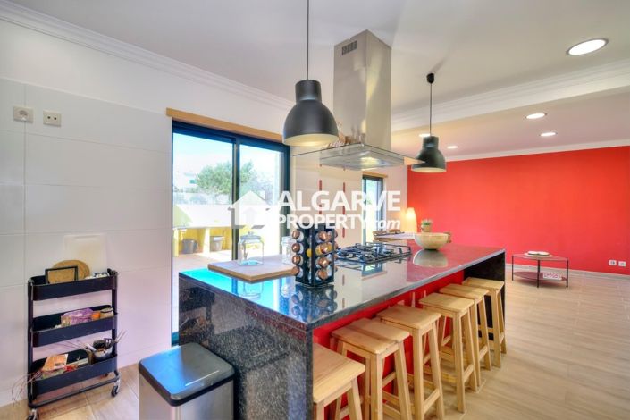 Image No.13-4 Bed Semi-Detached for sale