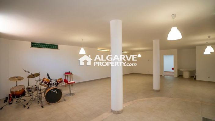 Image No.16-4 Bed Semi-Detached for sale