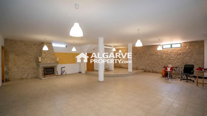 Image No.17-4 Bed Semi-Detached for sale