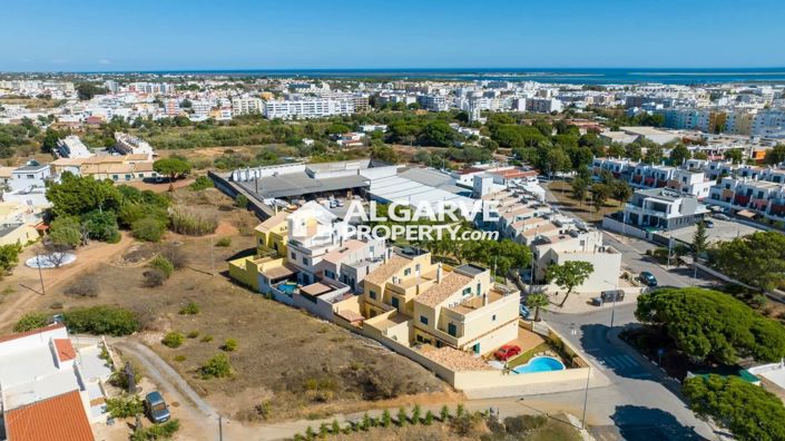 Image No.40-4 Bed Semi-Detached for sale