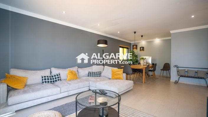 Image No.8-4 Bed Semi-Detached for sale