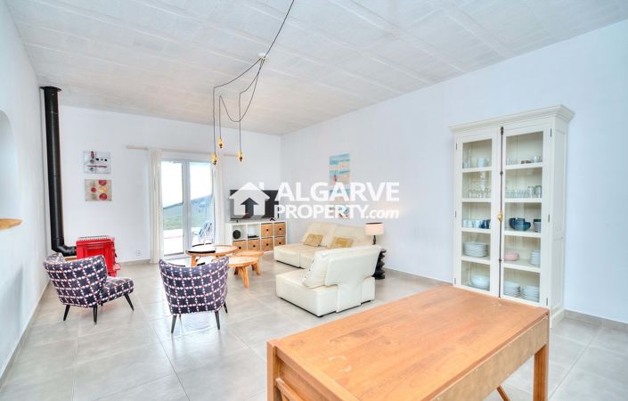 Image No.2-4 Bed Villa for sale