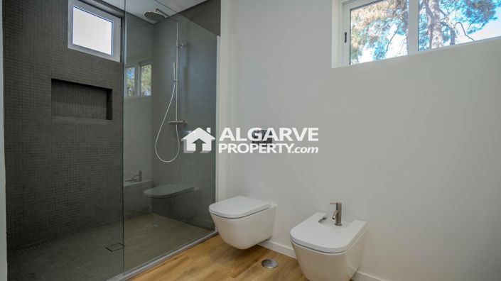 Image No.12-4 Bed Villa for sale