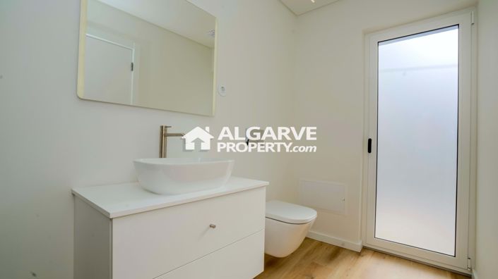 Image No.13-4 Bed Villa for sale