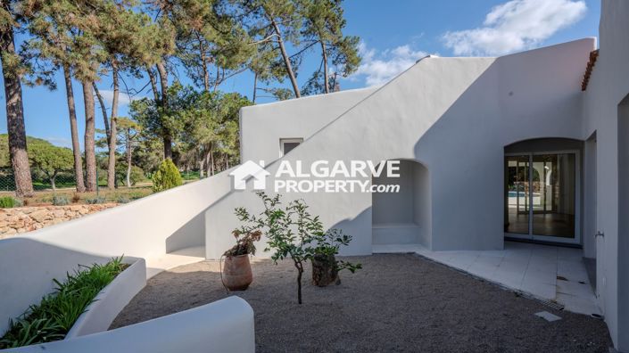 Image No.17-4 Bed Villa for sale