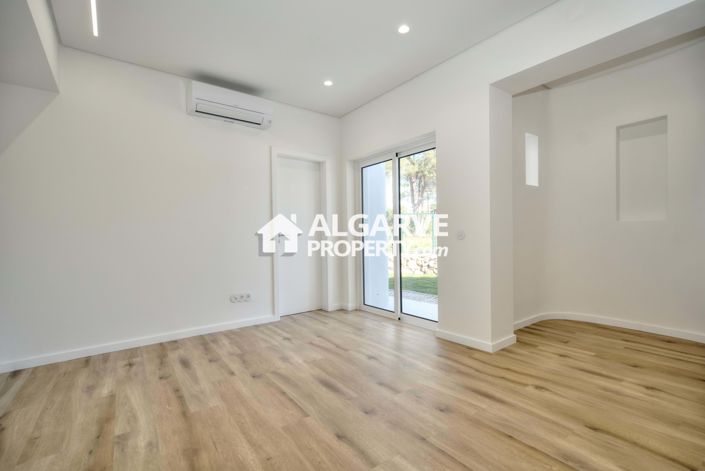 Image No.43-4 Bed Villa for sale