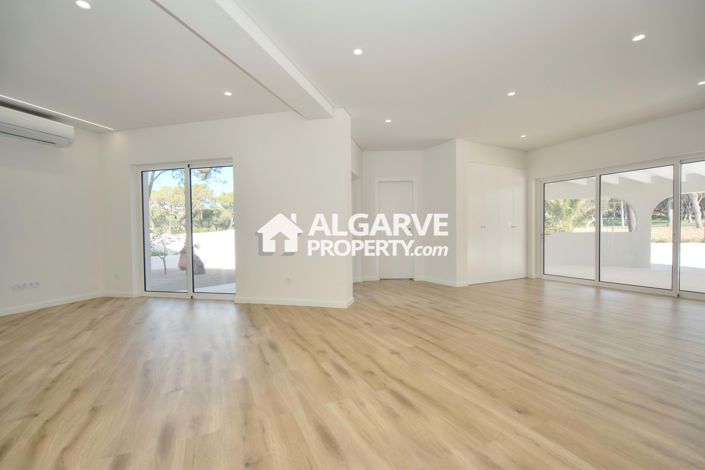 Image No.47-4 Bed Villa for sale