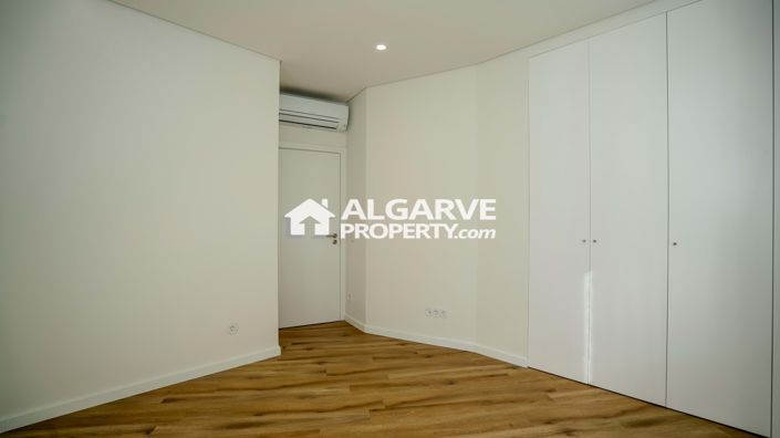 Image No.9-4 Bed Villa for sale