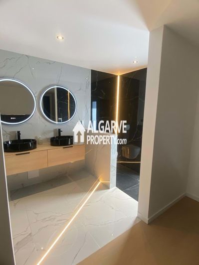 Image No.10-3 Bed Semi-Detached for sale