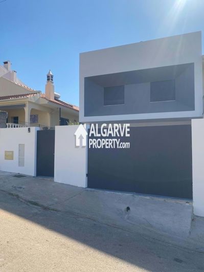 Image No.17-3 Bed Semi-Detached for sale