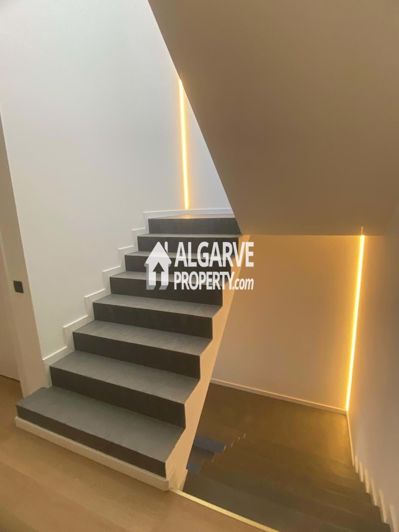 Image No.8-3 Bed Semi-Detached for sale