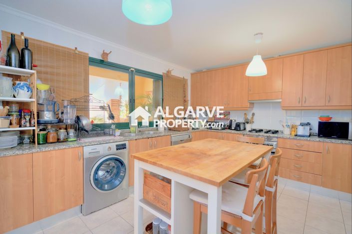 Image No.23-4 Bed Apartment for sale