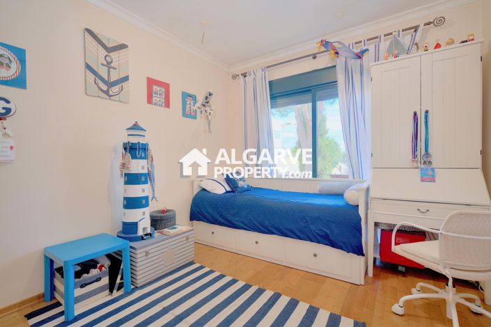 Image No.26-4 Bed Apartment for sale