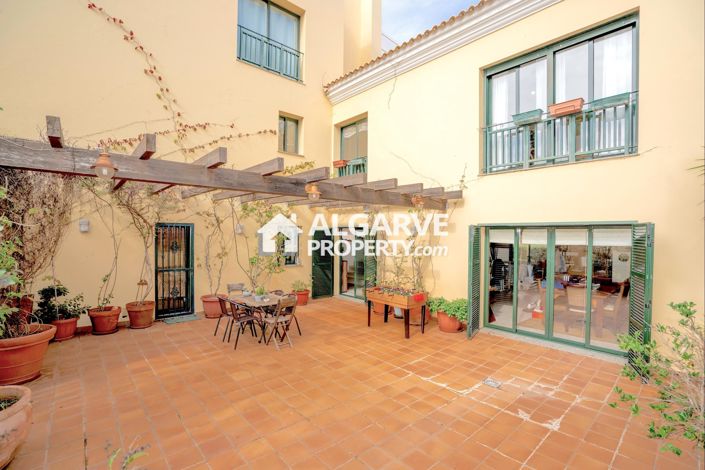 Image No.40-4 Bed Apartment for sale