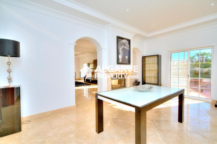 Image No.10-4 Bed Villa for sale