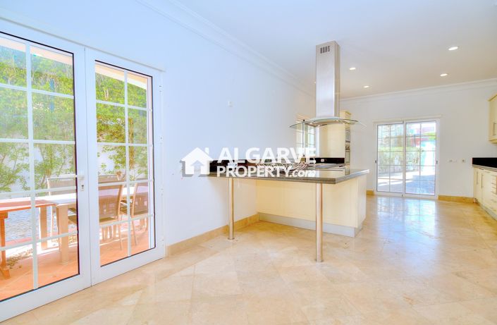 Image No.11-4 Bed Villa for sale