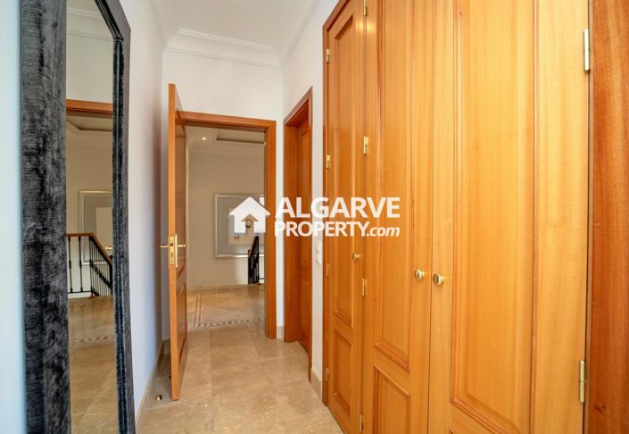 Image No.19-4 Bed Villa for sale