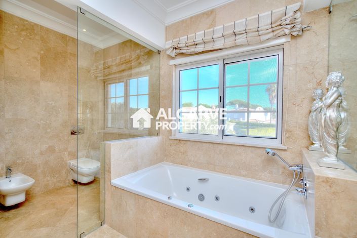 Image No.20-4 Bed Villa for sale