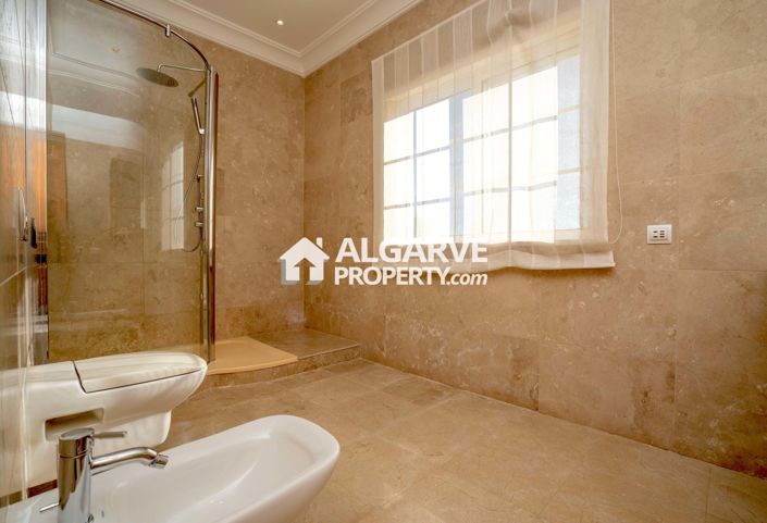 Image No.24-4 Bed Villa for sale