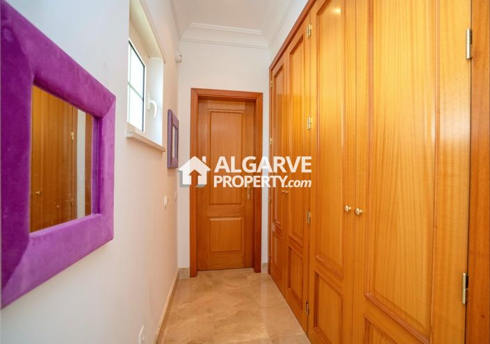 Image No.26-4 Bed Villa for sale