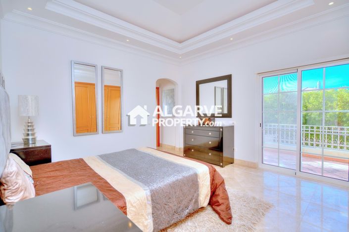 Image No.28-4 Bed Villa for sale