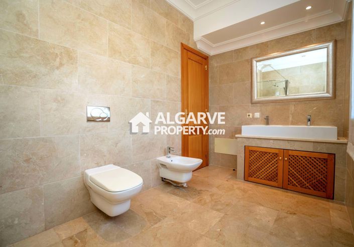 Image No.29-4 Bed Villa for sale