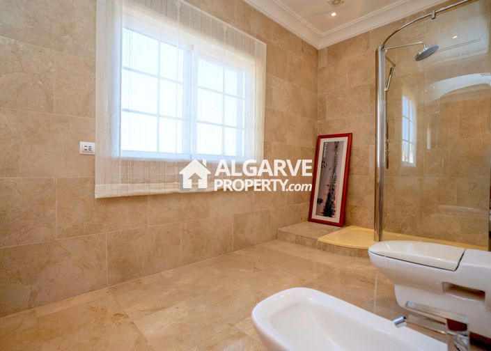 Image No.30-4 Bed Villa for sale