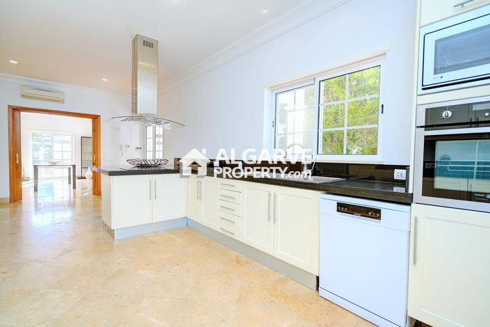 Image No.4-4 Bed Villa for sale