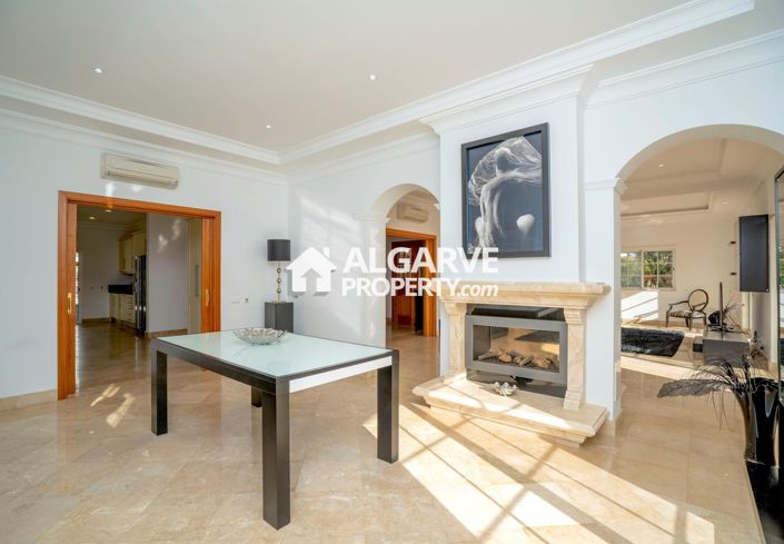 Image No.8-4 Bed Villa for sale