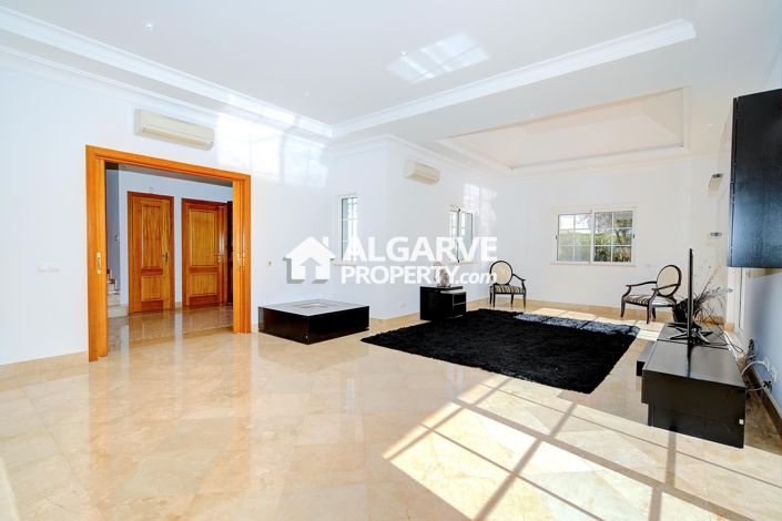 Image No.9-4 Bed Villa for sale