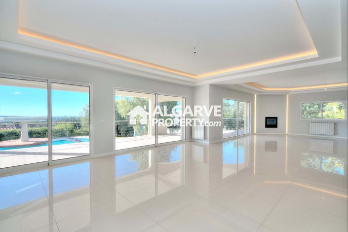 Image No.15-6 Bed Villa for sale