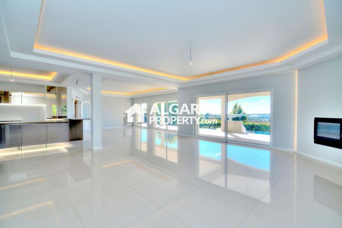 Image No.3-6 Bed Villa for sale