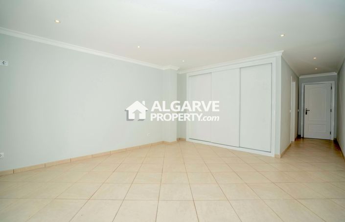 Image No.42-6 Bed Villa for sale