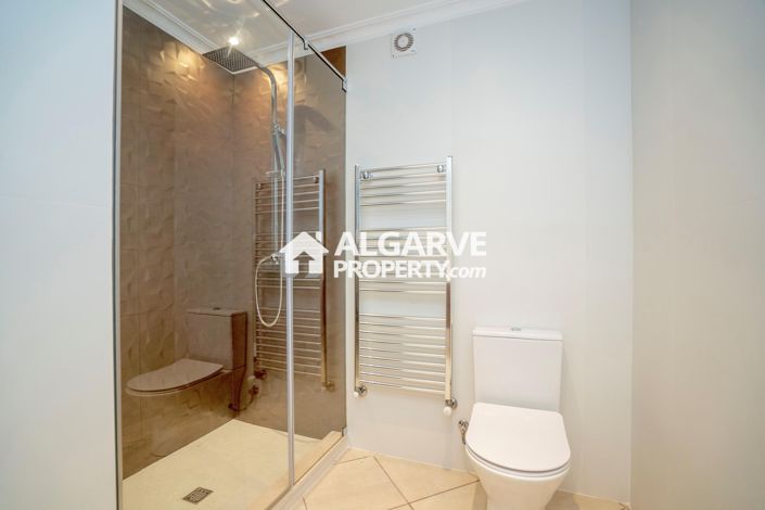 Image No.44-6 Bed Villa for sale