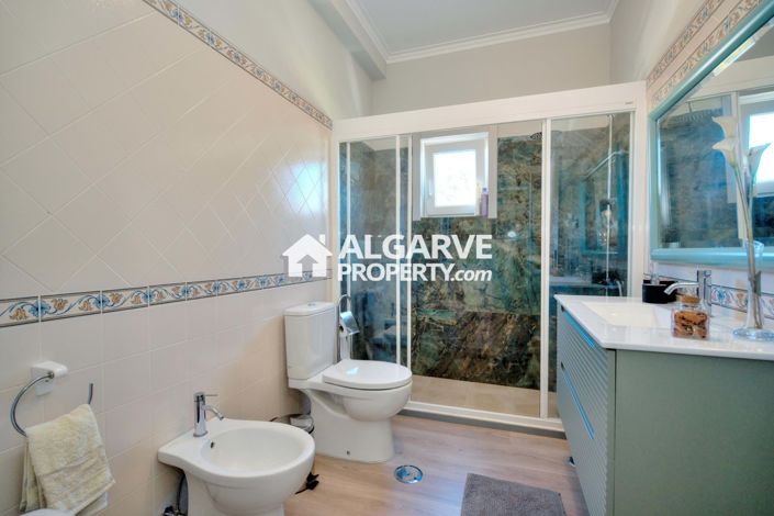 Image No.44-5 Bed Villa for sale