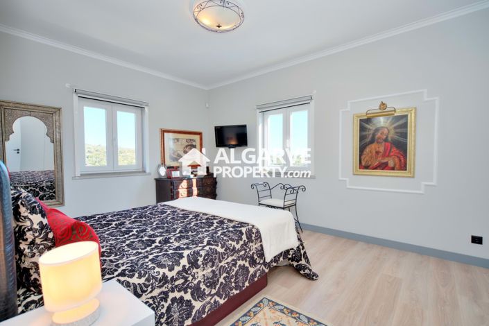 Image No.45-5 Bed Villa for sale