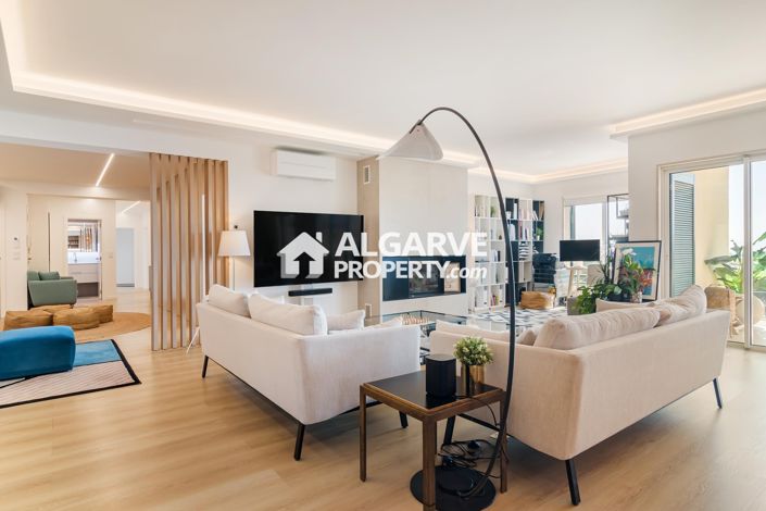 Image No.12-5 Bed Apartment for sale