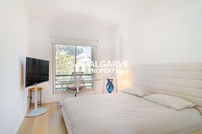 Image No.22-5 Bed Apartment for sale