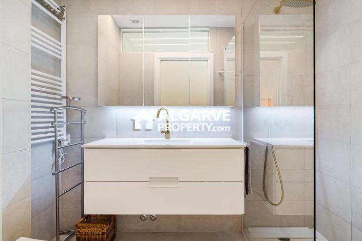 Image No.27-5 Bed Apartment for sale