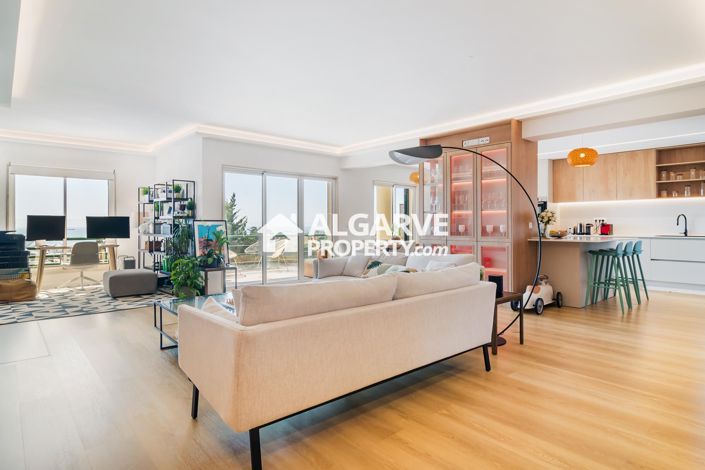 Image No.10-5 Bed Apartment for sale