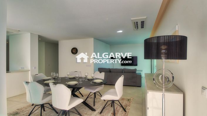 Image No.10-3 Bed Apartment for sale