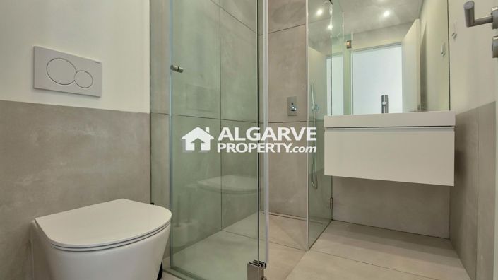 Image No.11-3 Bed Apartment for sale