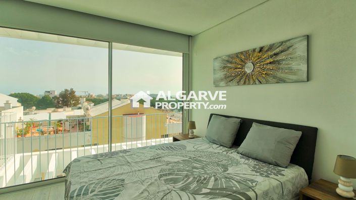 Image No.17-3 Bed Apartment for sale