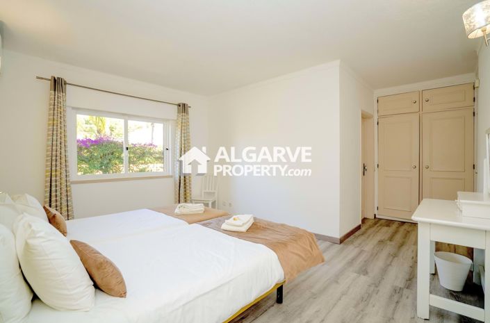 Image No.11-7 Bed Villa for sale