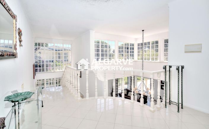 Image No.25-7 Bed Villa for sale