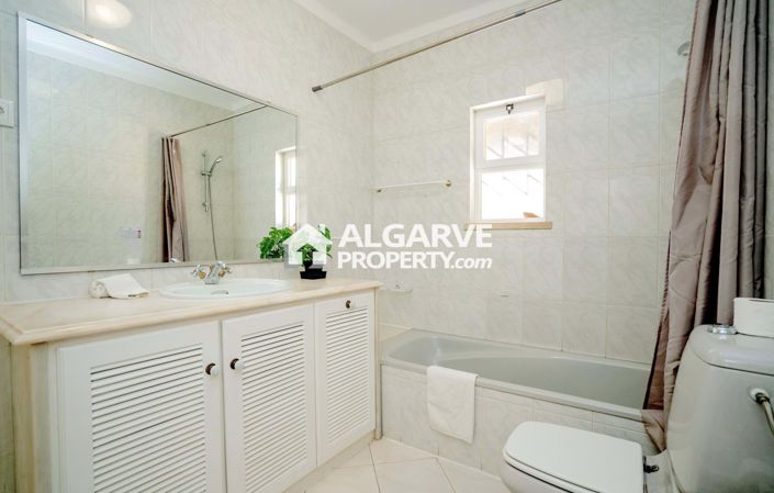 Image No.8-7 Bed Villa for sale