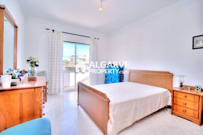 Image No.11-8 Bed Villa for sale