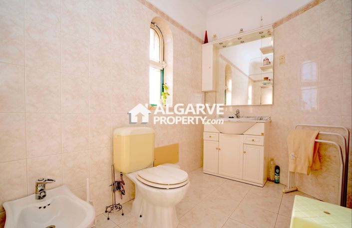 Image No.13-8 Bed Villa for sale