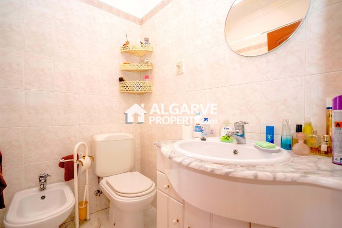 Image No.15-8 Bed Villa for sale