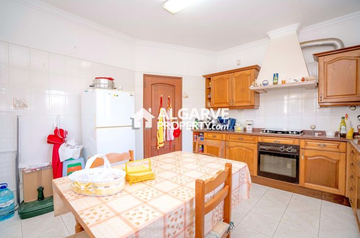 Image No.17-8 Bed Villa for sale